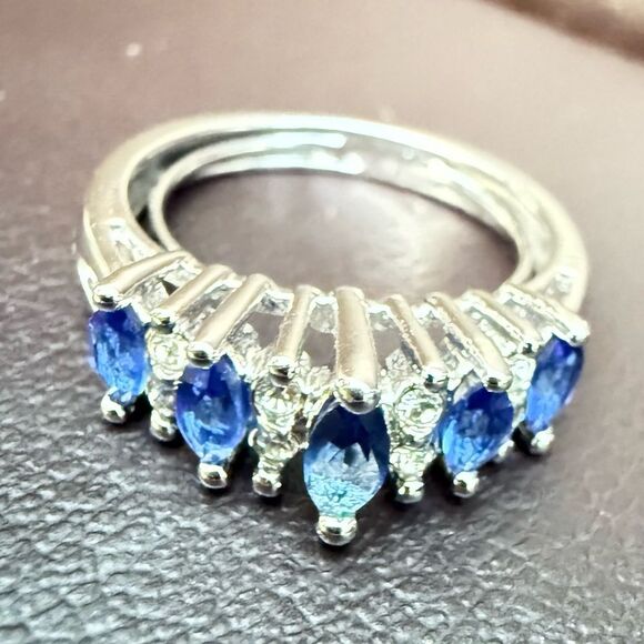 WOMEN’S BLUE MARQUISE GEMSTONE RING – SILVER BAND WITH CLEAR ACCENTS, SIZE 7.5 - Picture 8 of 17
